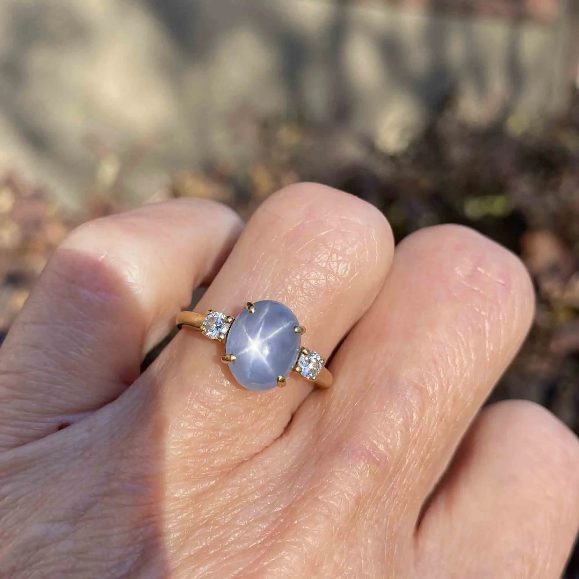 Art Deco 18K Gold Natural Star Sapphire Diamond Ring