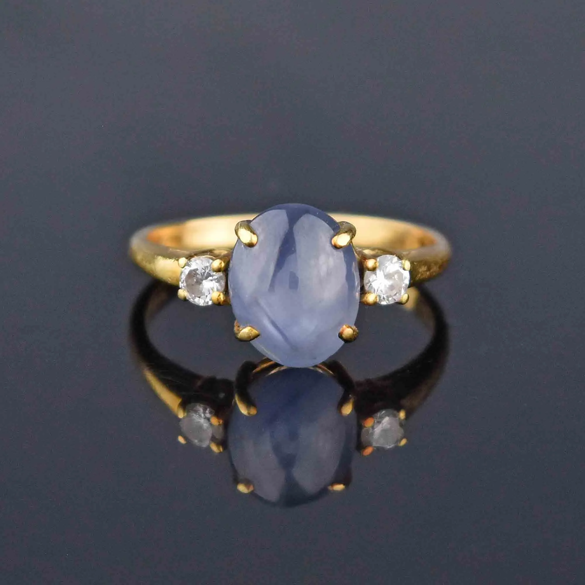 Art Deco 18K Gold Natural Star Sapphire Diamond Ring