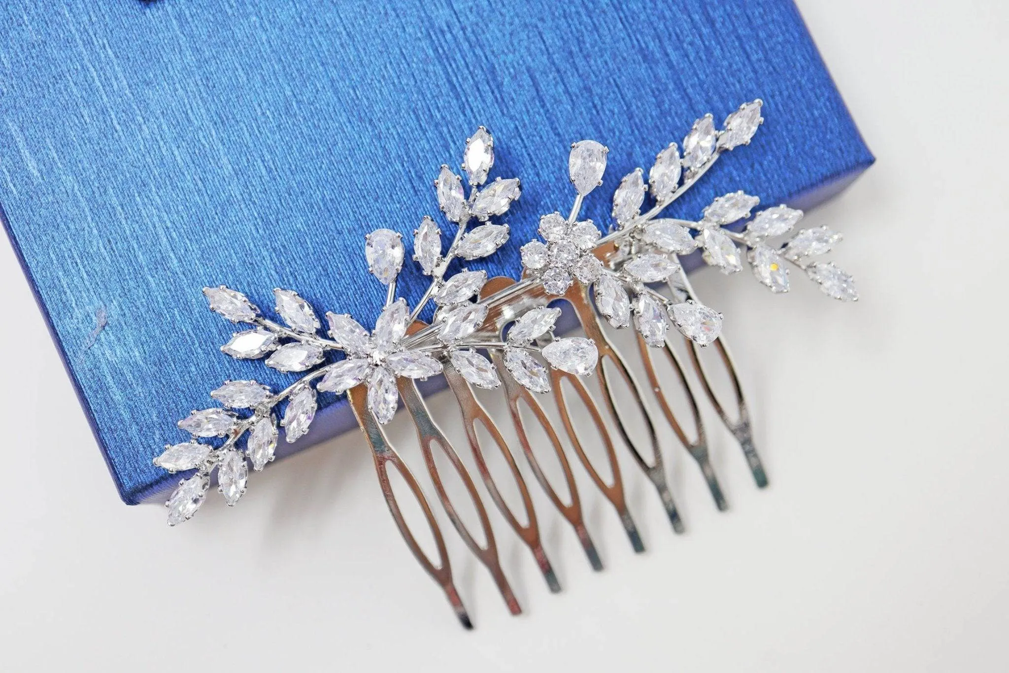 Cubic Zirconia, Diamond Vine Leaves Bridal Hair Comb, Bridal Hair Piece, Bridal Hair Accessories, Wedding Hair Accessory, Bridal Hair Comb.