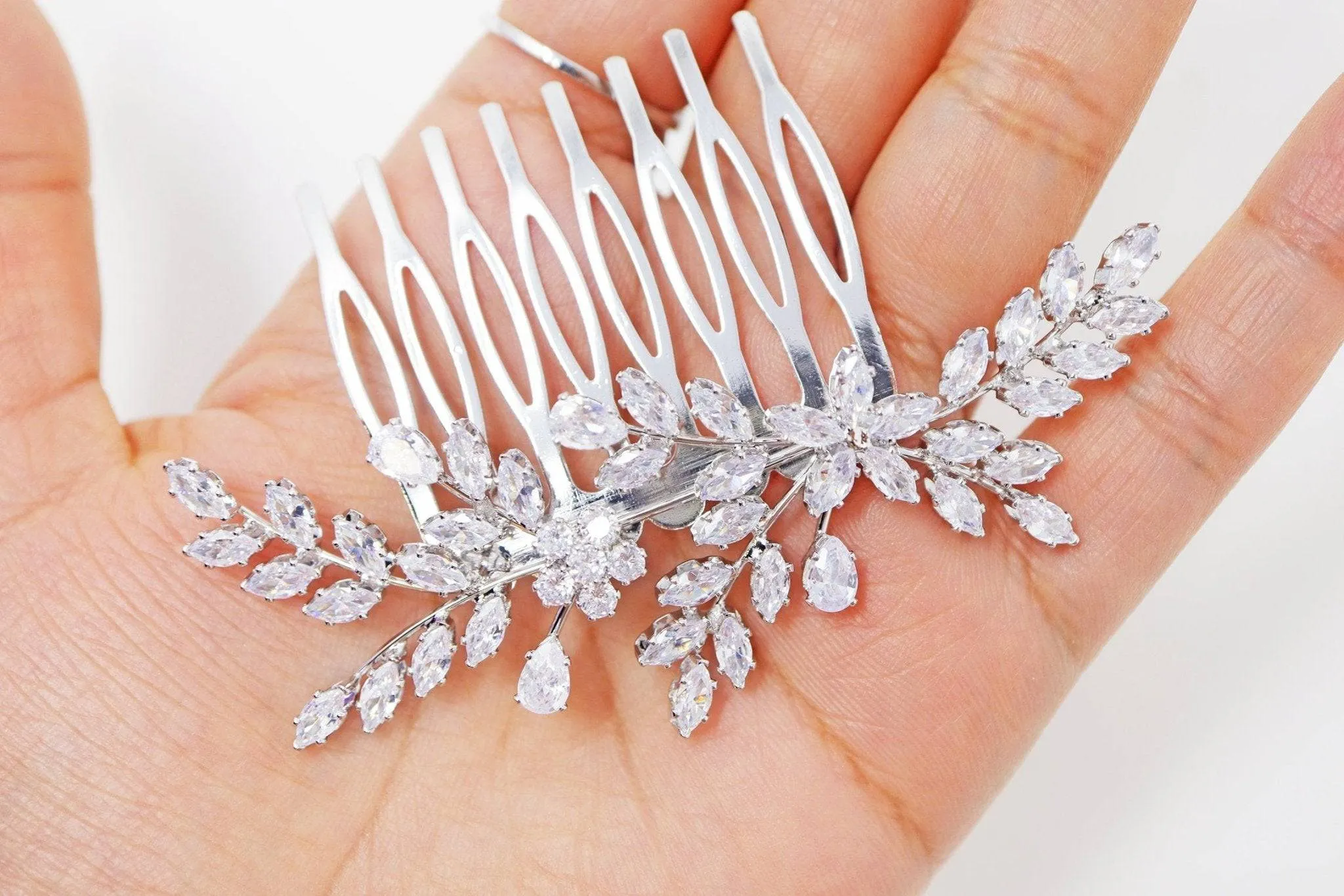 Cubic Zirconia, Diamond Vine Leaves Bridal Hair Comb, Bridal Hair Piece, Bridal Hair Accessories, Wedding Hair Accessory, Bridal Hair Comb.