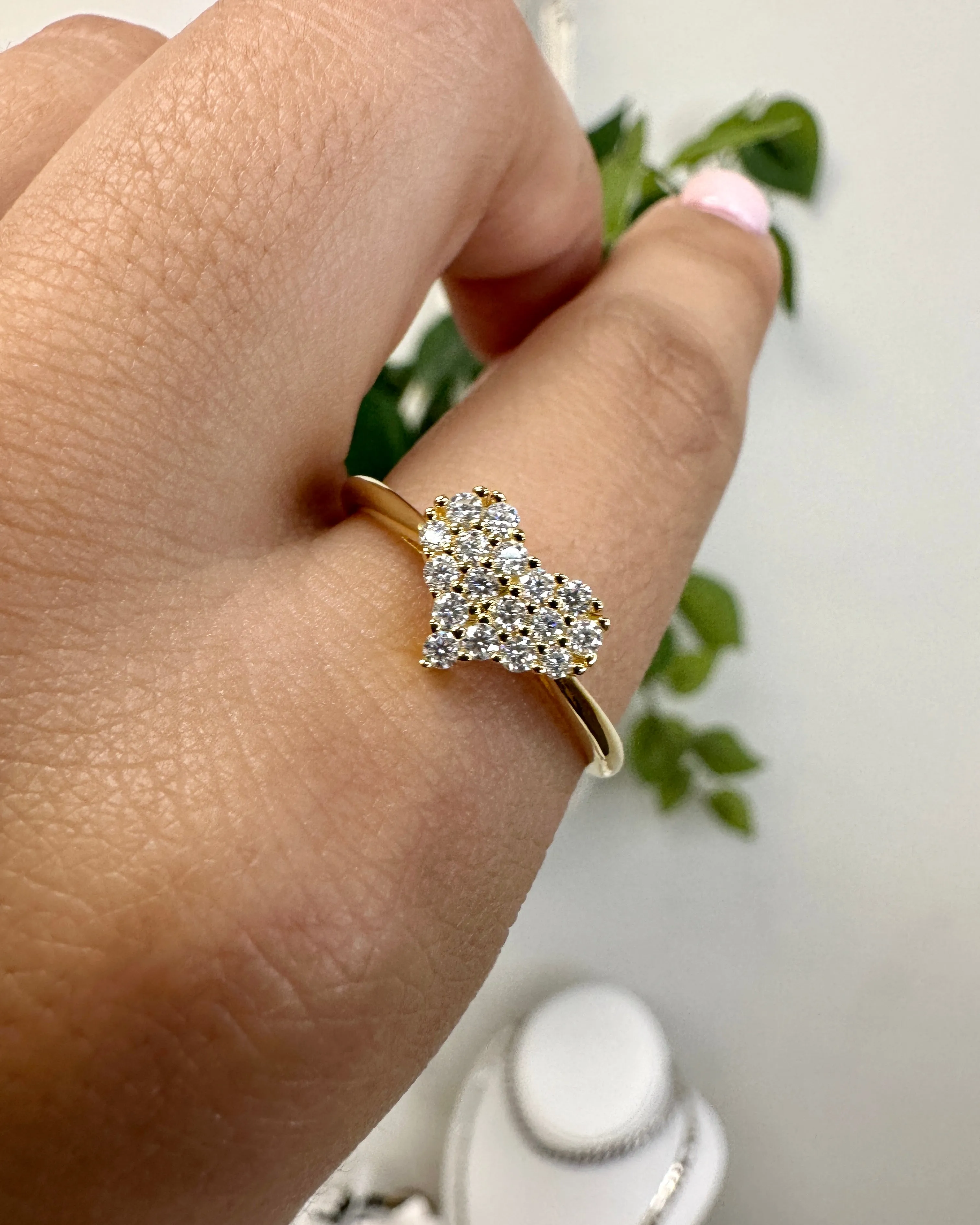 DONNA MOISSANITE RING