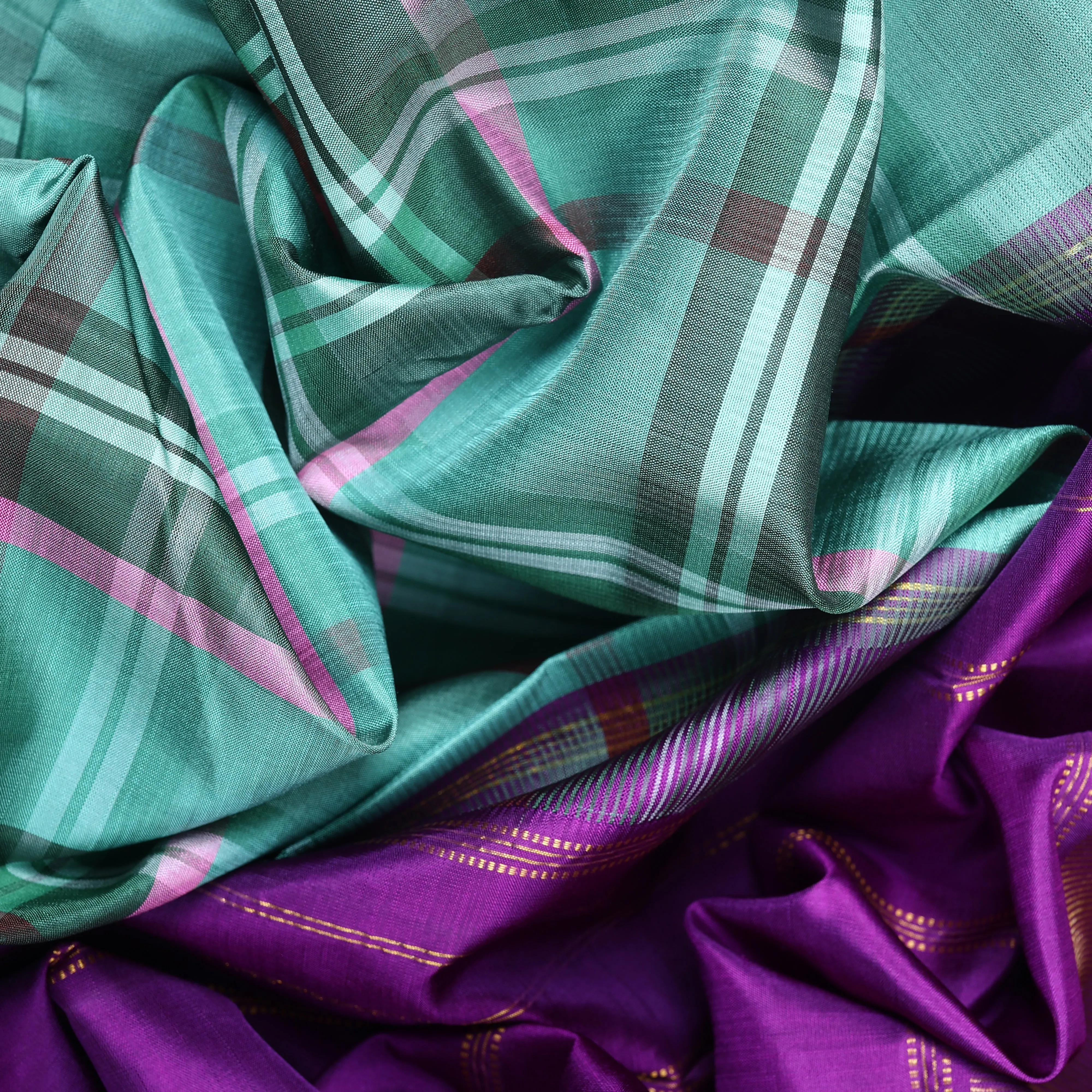 Handwoven Green with Purple Kanjivaram Silk Saree - 691T003090DSC