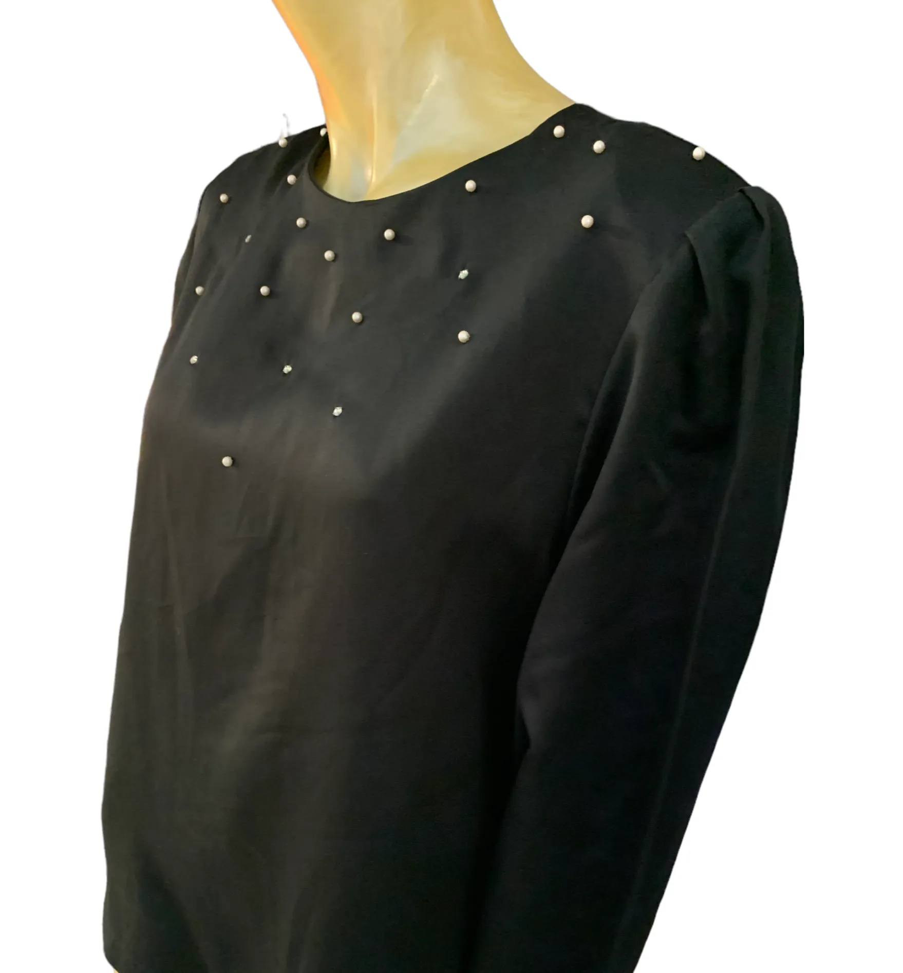 Long sleeve blouse with pearls