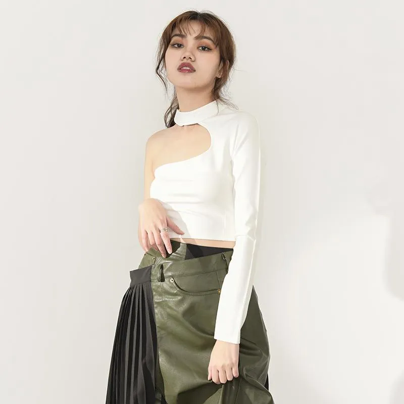 Nanako O-Neck Long Sleeve Crop Top- White