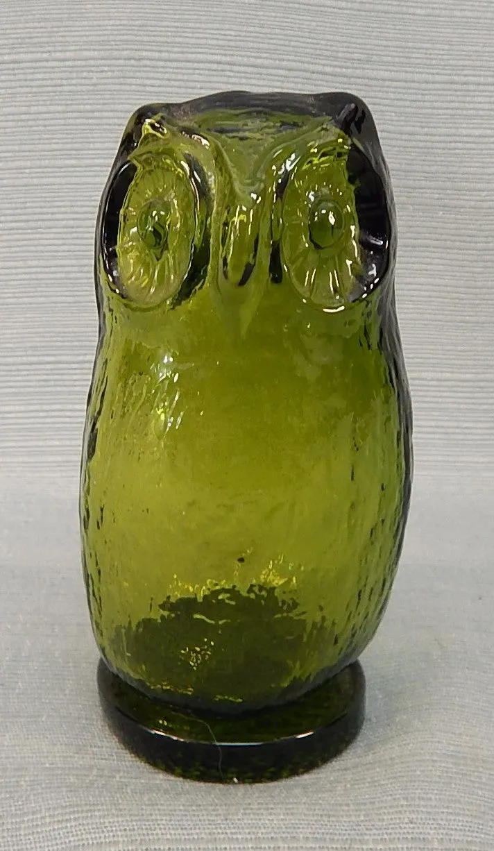 Pilgrim Art Glass Owl Figurine - Mint Condition